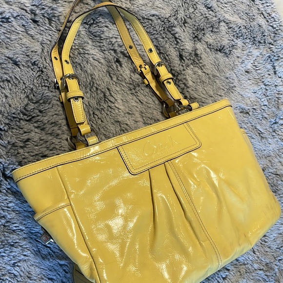 Y2K Pale Yellow Coach Bag - Picture 7 of 16